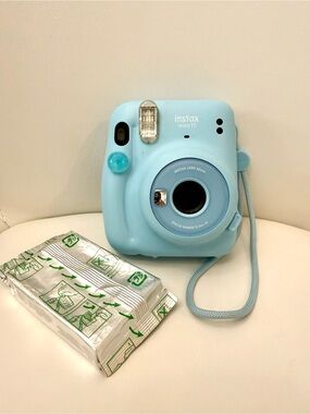 Fujifilm Instax Mini 11 Instant Camera Sky Blue + New Film Pack Tested Works